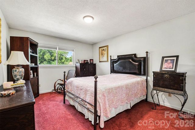 7107 Rolling Hills Drive, Sherrills Ford, NC 28673