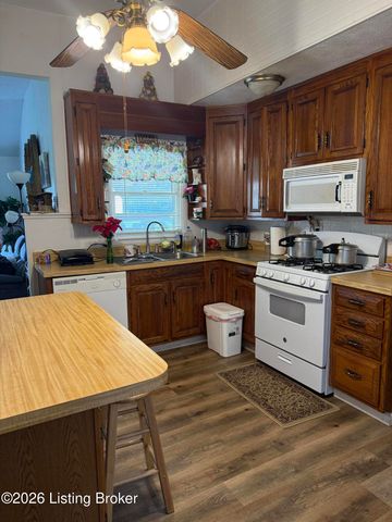 14019 Darwin Blvd, Louisville, KY 40272