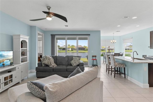 11917 SW Jasper Lake Way, Port St. Lucie, FL 34987