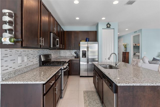 11917 SW Jasper Lake Way, Port St. Lucie, FL 34987