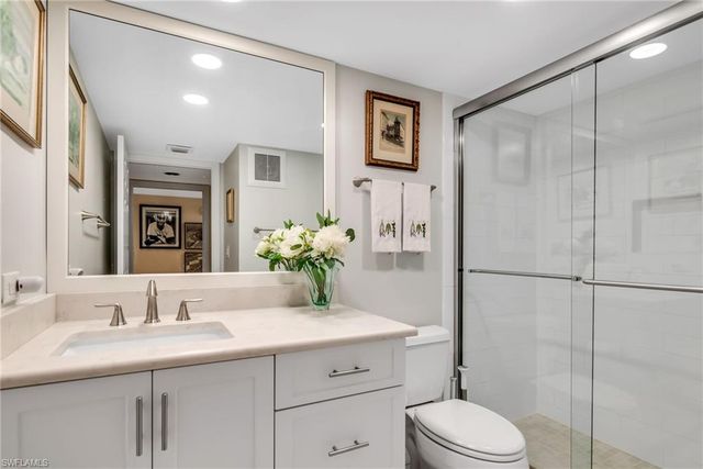 200 Wyndemere WAY B402, Naples, FL 34105