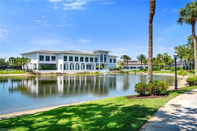 200 Wyndemere WAY B402, Naples, FL 34105