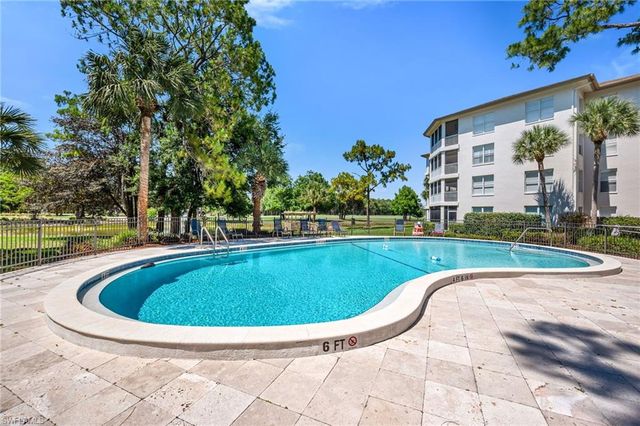 200 Wyndemere WAY B402, Naples, FL 34105