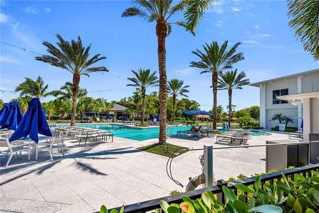 200 Wyndemere WAY B402, Naples, FL 34105