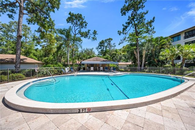 200 Wyndemere WAY B402, Naples, FL 34105