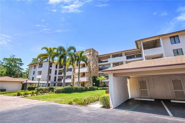 200 Wyndemere WAY B402, Naples, FL 34105