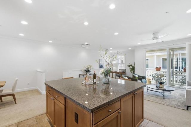 631 True Wind Way 216, Redwood City, CA 94063