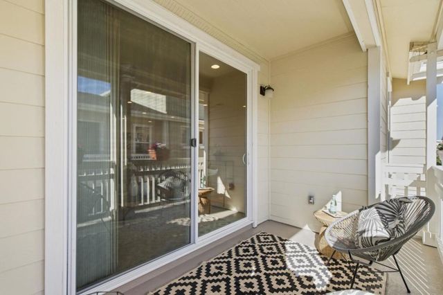 631 True Wind Way 216, Redwood City, CA 94063