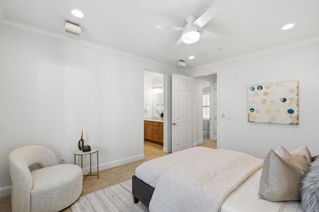 631 True Wind Way 216, Redwood City, CA 94063