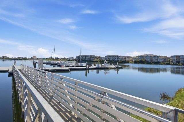 631 True Wind Way 216, Redwood City, CA 94063