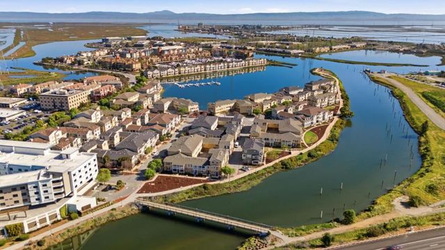 631 True Wind Way 216, Redwood City, CA 94063