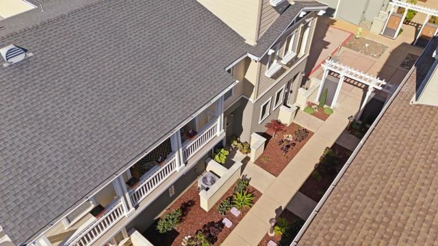 631 True Wind Way 216, Redwood City, CA 94063