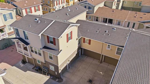 631 True Wind Way 216, Redwood City, CA 94063