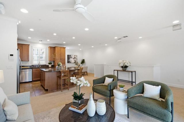 631 True Wind Way 216, Redwood City, CA 94063