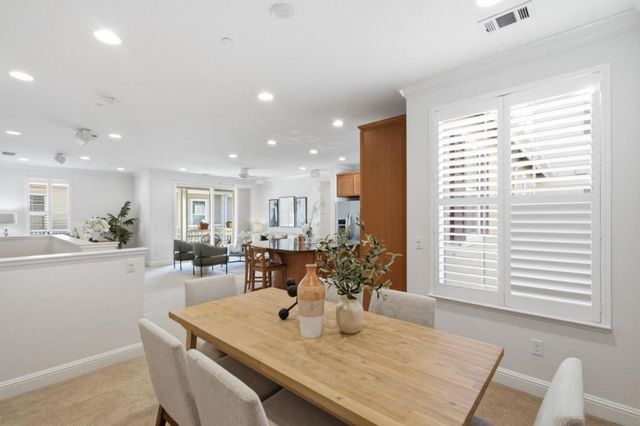 631 True Wind Way 216, Redwood City, CA 94063