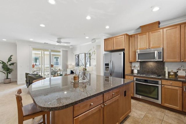 631 True Wind Way 216, Redwood City, CA 94063