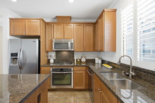 631 True Wind Way 216, Redwood City, CA 94063