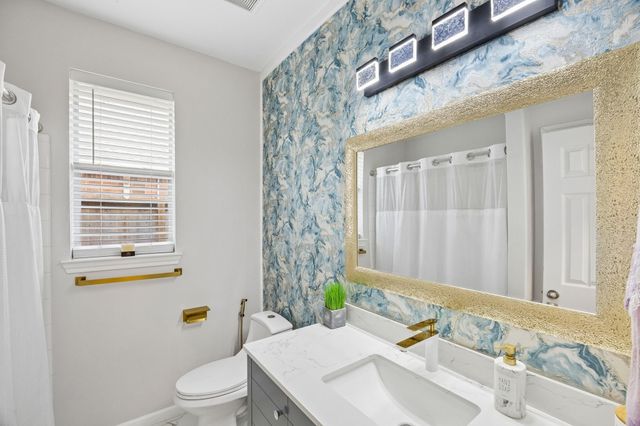 925 Autumn Brook Street, Seabrook, TX 77586