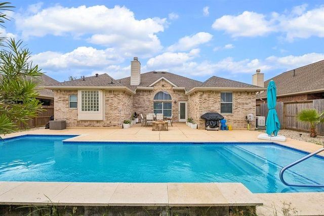 925 Autumn Brook Street, Seabrook, TX 77586