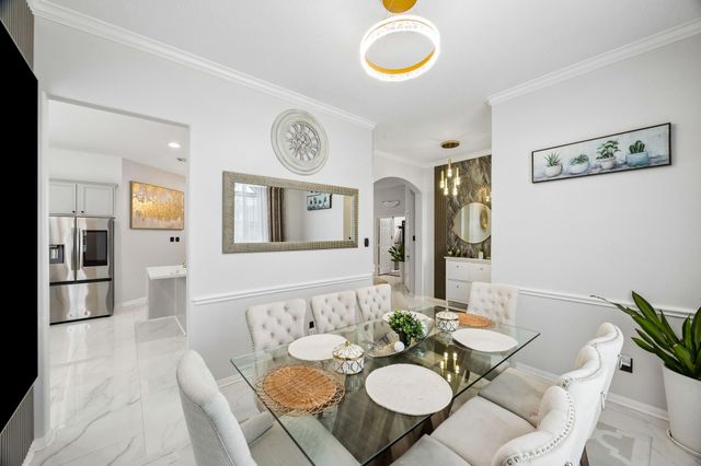 925 Autumn Brook Street, Seabrook, TX 77586