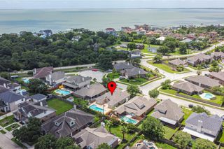 925 Autumn Brook Street, Seabrook, TX 77586