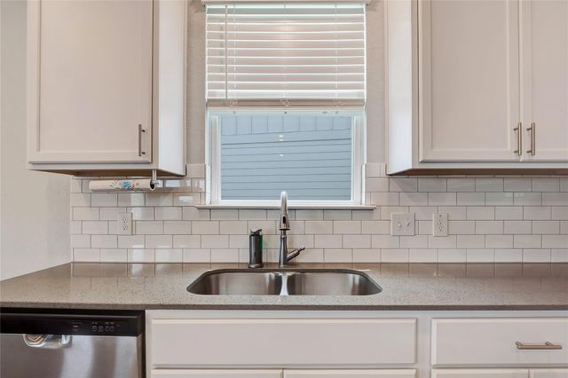 6554 Marsh LN, Buda, TX 78610