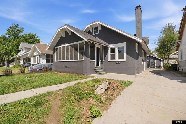 2434 Newport Avenue, Omaha, NE 68112