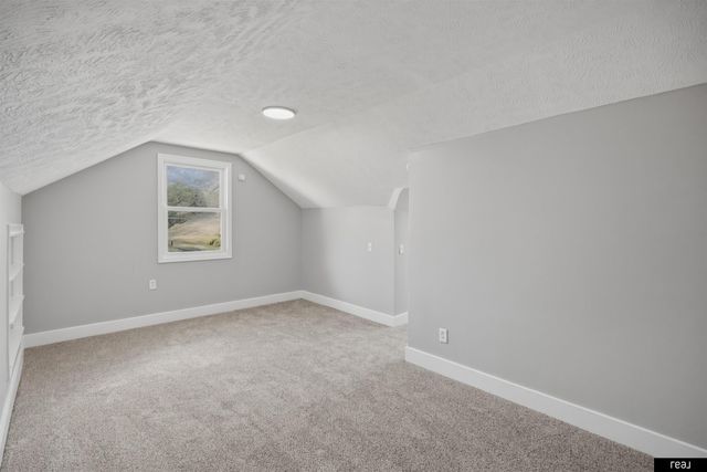 2434 Newport Avenue, Omaha, NE 68112