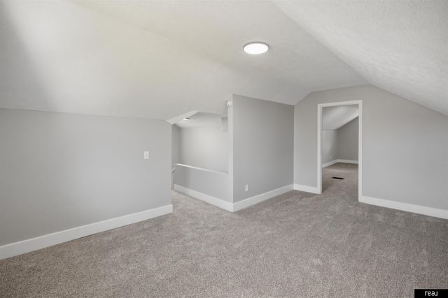 2434 Newport Avenue, Omaha, NE 68112