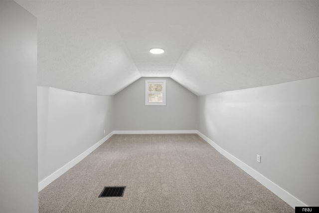 2434 Newport Avenue, Omaha, NE 68112