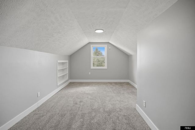 2434 Newport Avenue, Omaha, NE 68112