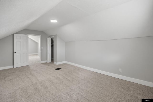 2434 Newport Avenue, Omaha, NE 68112