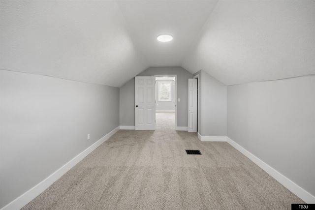 2434 Newport Avenue, Omaha, NE 68112