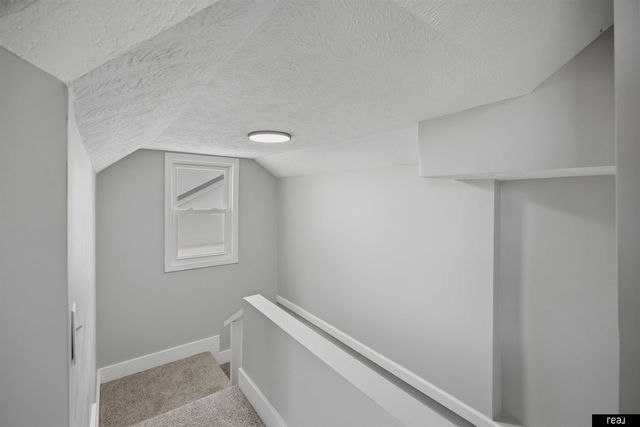 2434 Newport Avenue, Omaha, NE 68112