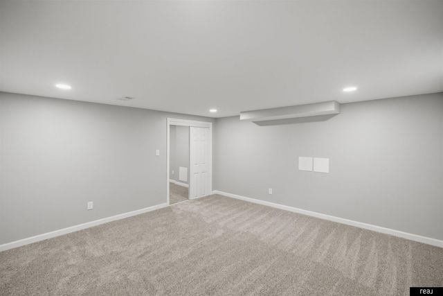 2434 Newport Avenue, Omaha, NE 68112