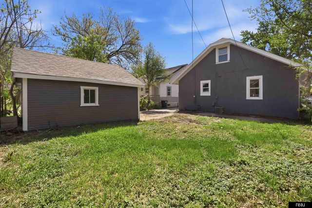 2434 Newport Avenue, Omaha, NE 68112
