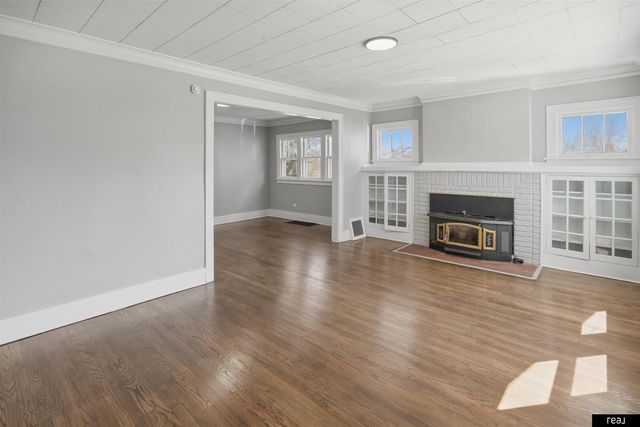 2434 Newport Avenue, Omaha, NE 68112