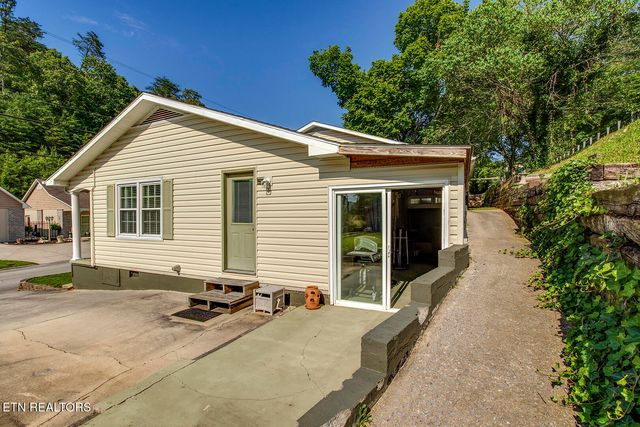 611 E Race St, Kingston, TN 37763
