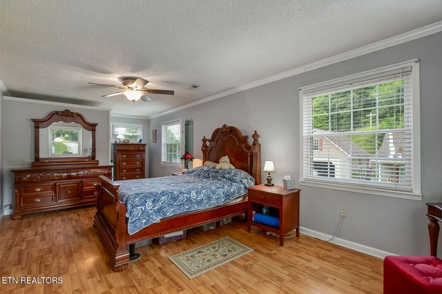 611 E Race St, Kingston, TN 37763