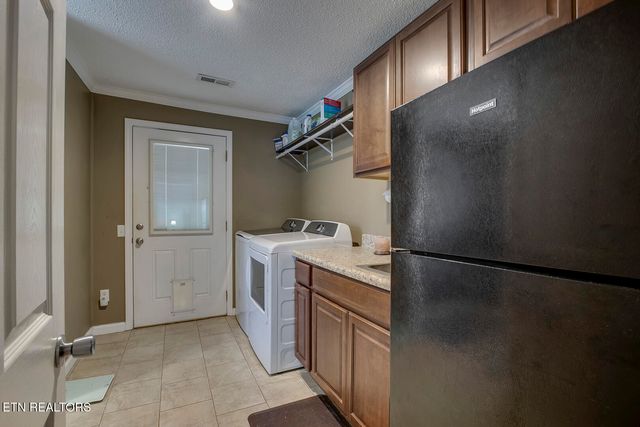 611 E Race St, Kingston, TN 37763