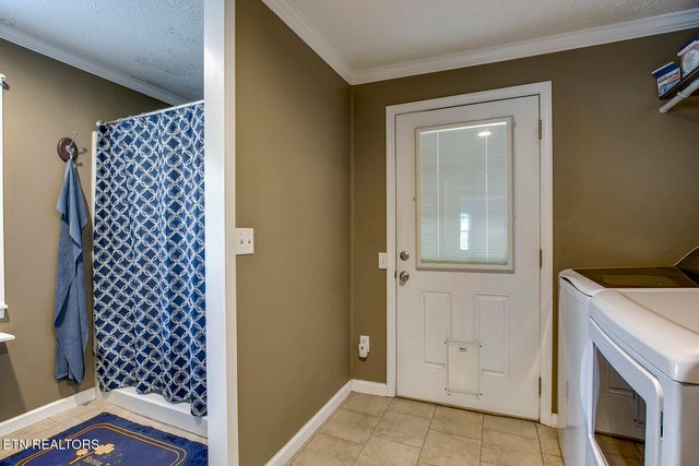 611 E Race St, Kingston, TN 37763