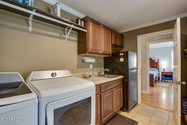611 E Race St, Kingston, TN 37763