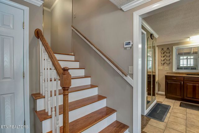 611 E Race St, Kingston, TN 37763