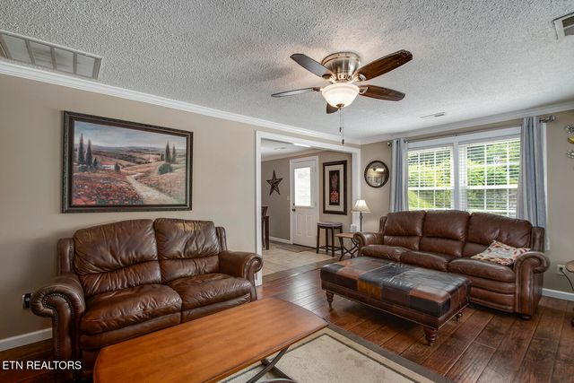 611 E Race St, Kingston, TN 37763