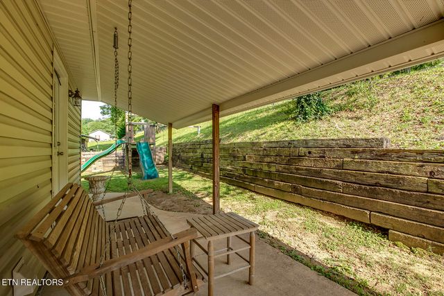 611 E Race St, Kingston, TN 37763