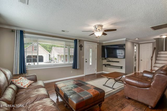 611 E Race St, Kingston, TN 37763