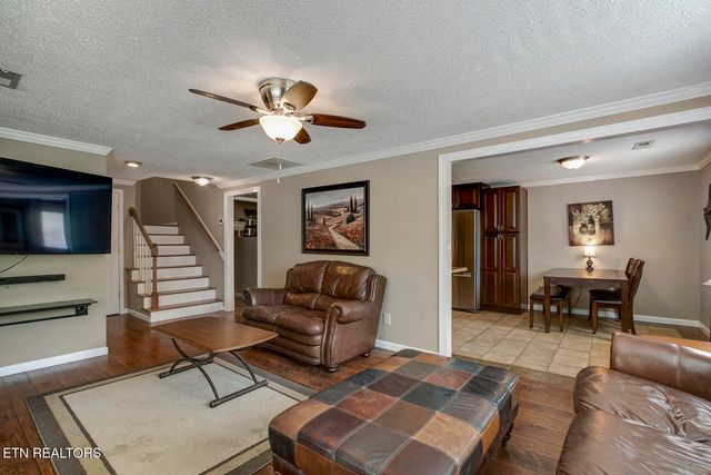611 E Race St, Kingston, TN 37763