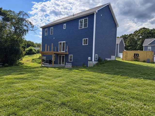 27 Bronson St, Fall River, MA 02721