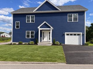 27 Bronson St, Fall River, MA 02721