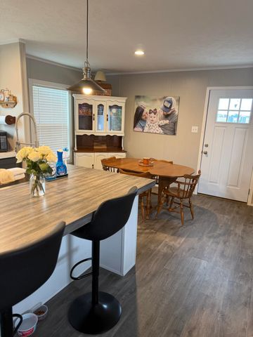 1090 West Adkins-Aurthor Rd, Somerset, KY 42501